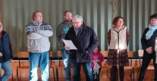 photo  le maire, bernard mésenge, et les conseillers municipaux ont présenté leurs vœux aux habitants.  &copy;  ouest-france 