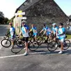 photo le club cyclotouriste sabolien sur les routes mayennaises lors d’une de ses sorties, avec ses nouveaux maillots.