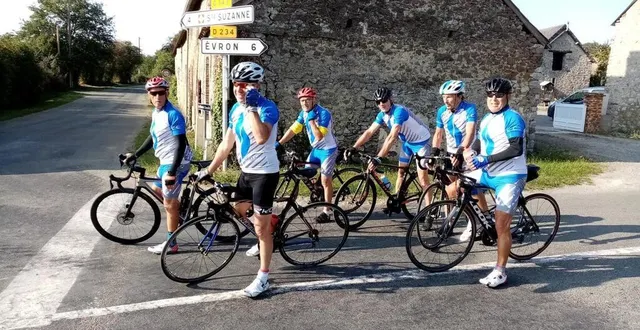 photo  le club cyclotouriste sabolien sur les routes mayennaises lors d’une de ses sorties, avec ses nouveaux maillots.  &copy;  ccs / sylvain gaignard 