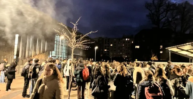 photo  l’accès au lycée bellevue était difficile ce jeudi 25 janvier 2024 au matin.  &copy;  le maine libre 