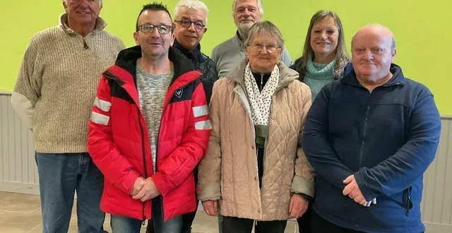 photo  le président clouet, son bureau et le maire ont accueilli les trois nouveaux licenciés de la saison.  &copy;  ouest-france 