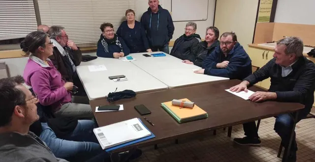 photo  les membres de l’association festivités crosmièroises à l’issue de l’assemblée générale.  &copy;  le maine libre 