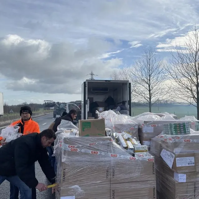 photo le routier qui a fait don de son chargement a été pour le moins généreux.  ©  ouest-france