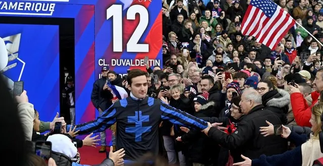 photo  clément duvaldestin ici lors du défilé des drivers, a remporté le prix d’amérique sur idao de tillard.  &copy;  photo : stéphane geufroi / ouest-france 