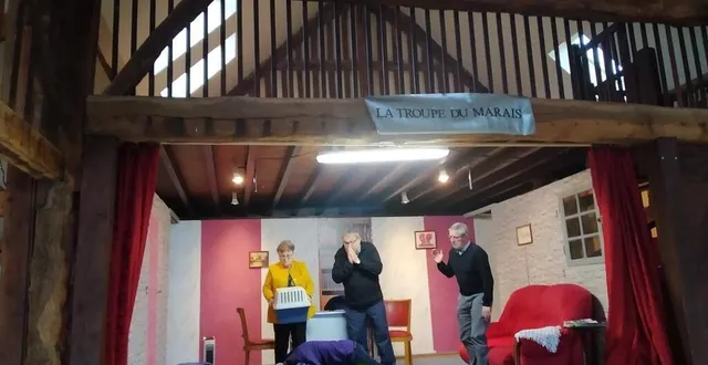 photo  la troupe du marais de bellou-en-houlme (orne), lors d’une représentation de «… et surtout pour le pire ! » en 2023.  &copy;  troupe du marais 