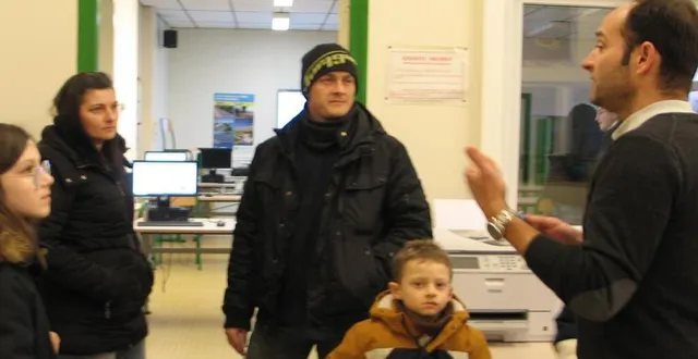 photo  la salle de technologie a attiré les familles.  &copy;  le maine libre 