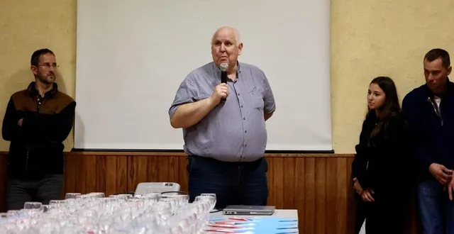 photo  le maire patrick manuel a présenté ses vœux aux habitants.  &copy;  le maine libre 