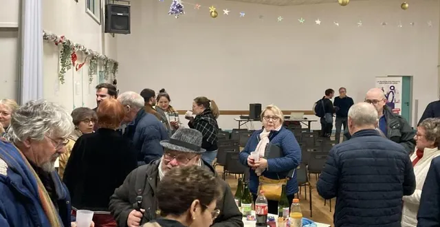 photo  la réunion d’information s’est terminée par un pot de l’amitié.  &copy;  le maine libre 