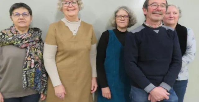 photo  de gauche à droite : josette lecourt, secrétaire, catherine coutable, présidente, françoise prunier, trésorière adjointe, christian durfort, trésorier et annick tridon, secrétaire adjointe, constituent le bureau.  &copy;  le maine libre 