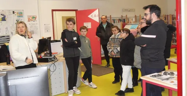 photo  des parents lors de la porte ouverte du collège.  &copy;  le maine libre 