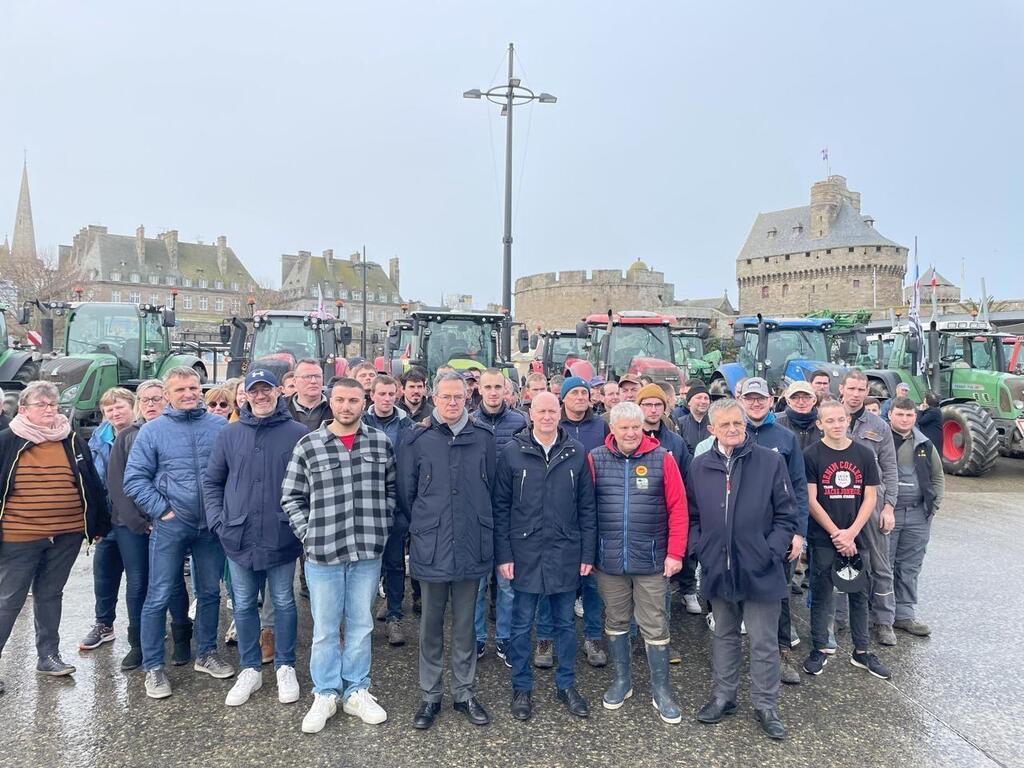 EN IMAGES. Du Sillon Au Leclerc, Les Agriculteurs Font Entendre Leur ...