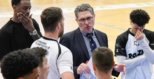 photo  pascal thibaud et l’urb doivent sortir le grand jeu, ce soir face à loon-plage.  &copy;  photo : jocelyne régent 