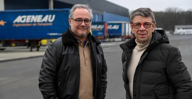 photo  philippe ageneau (à droite) et laurent massin le goff, sur la plateforme ageneau group à trélazé, imaginent le ferroutage tout proche, sur l’autre rive de la d117.  &copy;  co – laurent combet 