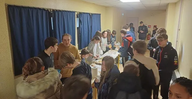 photo  les élèves du projet cuisine ont confectionné un goûter pour tous les élèves inscrits aux « projets du mardi » et autres participants lors de la réunion de partage d’expériences qui a eu lieu mardi 30 janvier 2024.  &copy;  ouest-france 