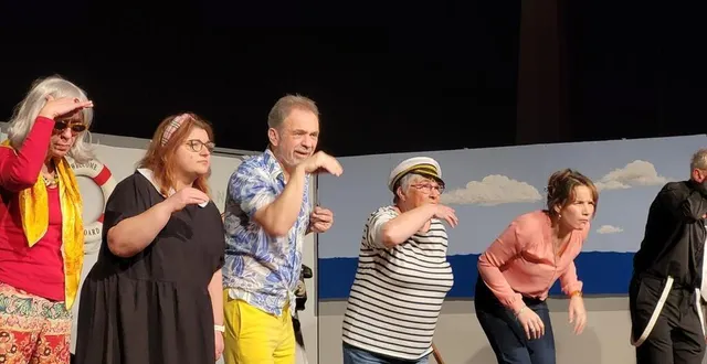 photo  ce huis clos sur un bateau fera rire les spectateurs.  &copy;  le maine libre 