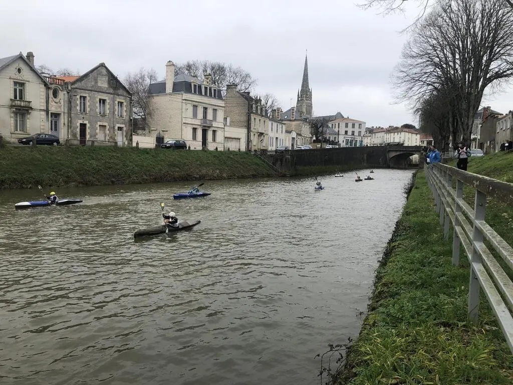 Une course de canoëkayak sur la Vendée attire plus de 150 participants La