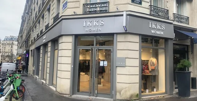 photo  paris, avenue du général-leclerc, mercredi 1er novembre 2023. une boutique ikks dont le siège social est à saint-macaire-en-mauges (sèvremoine). 49 d’entre elles vont fermer.  &copy;  co – gabriel boussonnière 