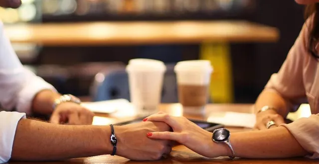 photo  mesdames, si vous attendez de votre compagnon qu’il vous invite au restaurant pour la saint-valentin, mieux vaudrait qu’il soit normand.  &copy;  fotolia archives 