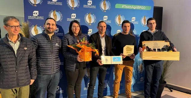 photo  le premier prix a été attribué à paul et louis lebreton, associés au sein du gaec laitier du volay à coulans-sur-gée.  &copy;  banque populaire grand ouest 