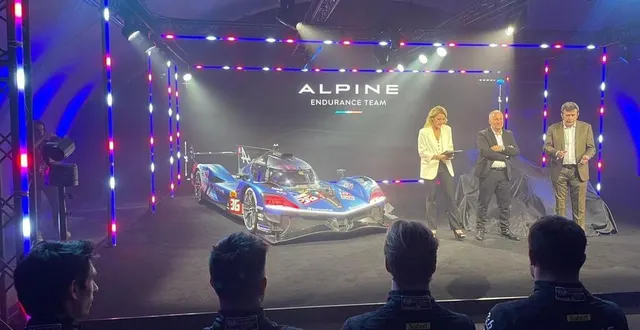 photo  alpine a présenté l’a424 qui disputera les 24 heures du mans 2024 en catégorie hypercar.  &copy;  photo : ouest-france 