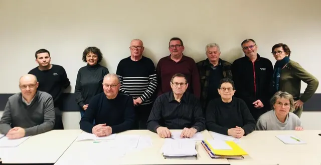 photo  le comité des fêtes de neuville a élu les membres de son bureau lors de l’assemblée générale  &copy;  le maine libre 