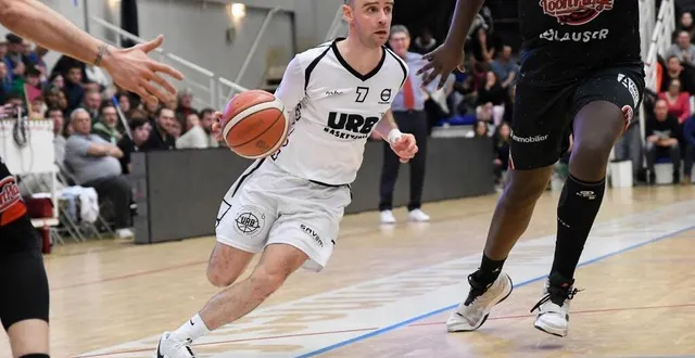 photo  lucas fontaine et les rennais jouent gros face à poissy.  &copy;  jocelyne régent 