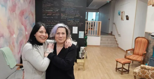 photo  amandine thibault (à droite) et ludivine hertz proposent aussi régulièrement des moments de rencontres pour divers publics dans leur rabicoin.  &copy;  ouest-france 