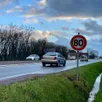 photo vendredi 9 février 2024. des panneaux de limitation à 80 km/h ont été installés sur les portions concernées par le changement de vitesse.
