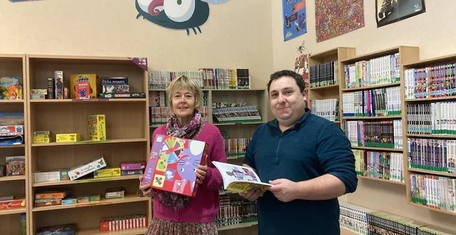 photo  benoît charpentier, le responsable de la médiathèque de noyen-sur-sarthe (sarthe), et chantal fouassier, une bénévole.  &copy;  ouest-france 