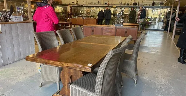 photo  chiner reste une passion pour bien des français, mais l’antiquaire à l’ancienne a dû s’adapter aux nouveaux modes de consommations et à l’attrait pour la décoration d’intérieur.  &copy;  ouest-france 