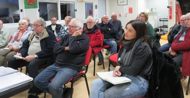 photo  une vingtaine de personnes ont suivi une réunion de préparation des6 x 4 heures de la peinture et des arts.  &copy;  le maine libre 