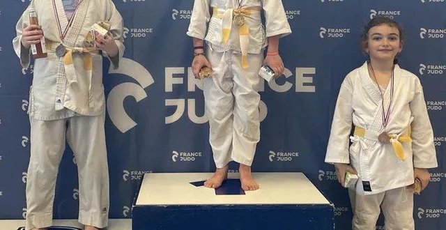 photo  trois jeunes judokas du club d’ancinnes ont terminé sur la plus haute marche du podium.  &copy;  club de judo 