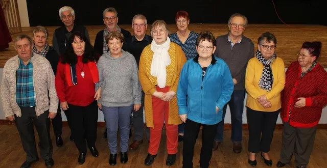 photo  la présidente monique gury, ici au centre, en compagnie de son bureau cantonal.  &copy;  ouest-france 