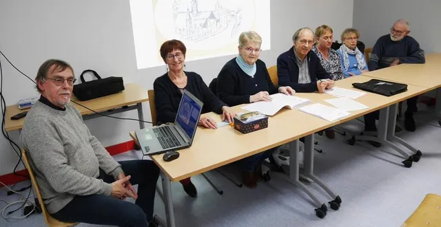 photo  le bureau des amis du patrimoine de saint-germain-du-corbéis (orne) réuni autour de jean-claude martin, le président, a présenté le programme des manifestations de 2024.  &copy;  ouest-france 