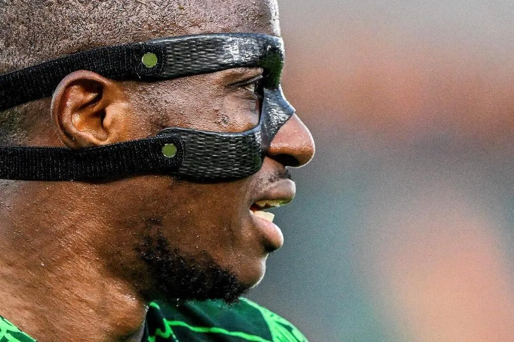 CAN. Pourquoi le Nigérian Victor Osimhen joue toujours avec un masque sur le visage ? . Sport