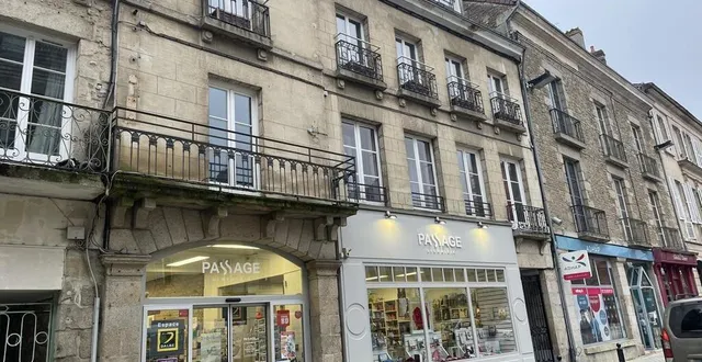 photo  l’immeuble qui abrite la librairie le passage est racheté par la foncière de normandie, ce qui écarte le risque que le bâtiment soit racheté par un investisseur.  &copy;  ouest-france 