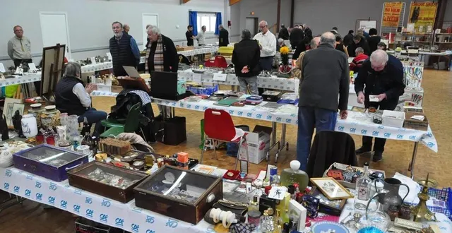 photo  la bourse se déroulera à nouveau dans la salle polyvalente de bazouges.  &copy;  archives le maine libre 
