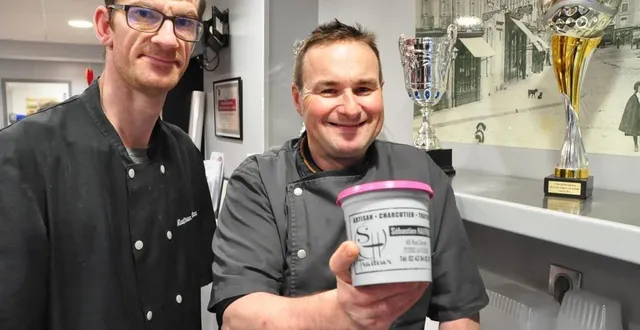 photo  sébastien hautreux, ici avec nicolas conilleau, décroche pour la troisième année consécutive une médaille d’argent pour ses rillettes.  &copy;  le maine libre 