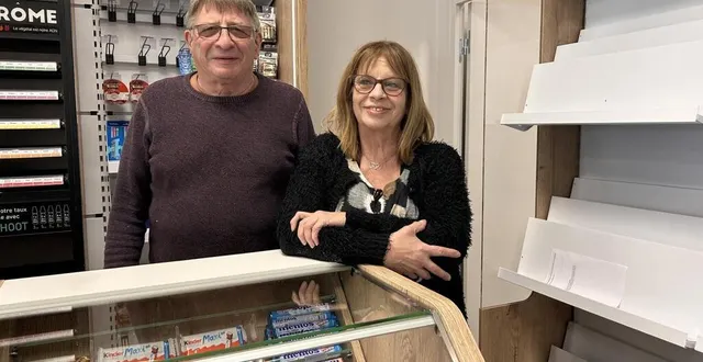 photo  maurice et patricia moreau vont rouvrir leur tabac-presse, à allonnes, lundi 19 février 2024.  &copy;  ouest-france 