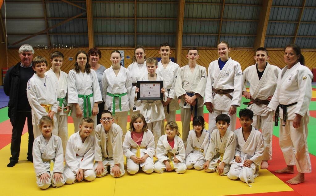 Le club de judo de Saint-Vaast-la-Hougue se voit attribuer le label ...