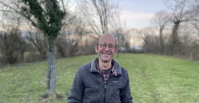 photo  depuis le 1er janvier 2024, john lee, agriculteur au gaec du mont hardy à saint-hilaire-de-briouze, dans l’orne est désormais à la retraite.  &copy;  ouest-france 