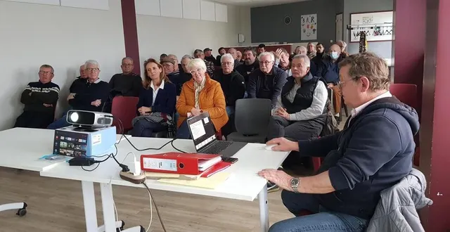 photo  de nombreuses personnes étaient présentes dont, jean-paul lelong, trésorier de la fédération départementale, ainsi que des représentants des communes environnantes.   &copy;  le maine libre 