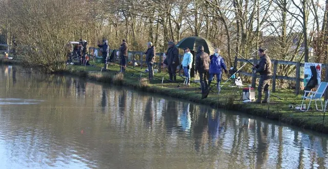 photo  l’ouverture de la pêche au plan d’eau, un moment agréable.  &copy;  archives le maine libre 