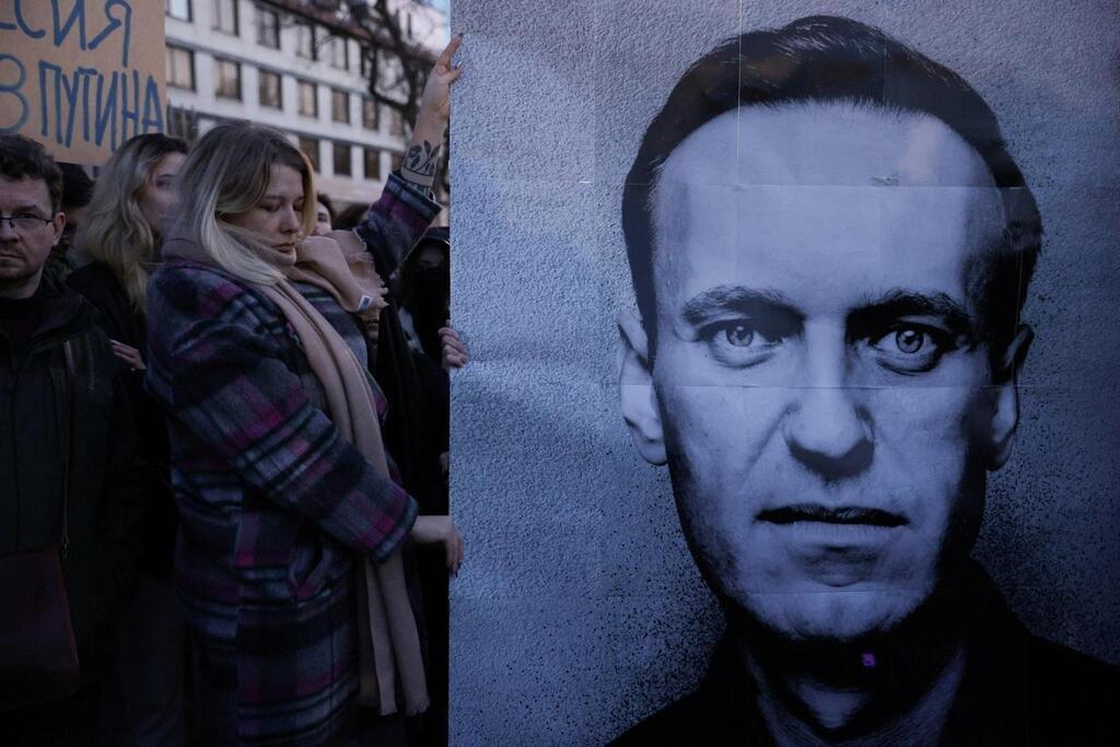 Mort d’Alexeï Navalny : ses proches recherchent son corps et accusent ...