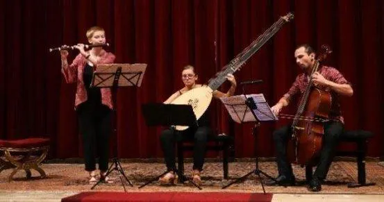 photo  le trio hoya en septembre lors d’un concert à la cathédrale sainte-croix des arméniens (paris).  &copy;  trio hoya 
