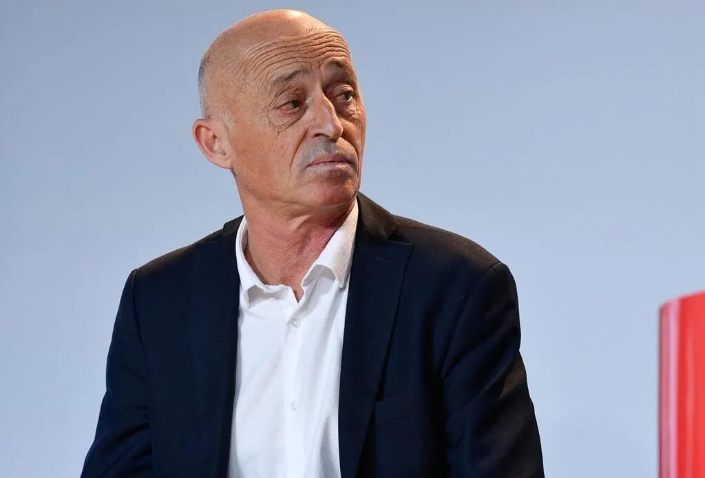 « Usine de cheveux blancs », pourquoi Stellantis à Rennes est dans