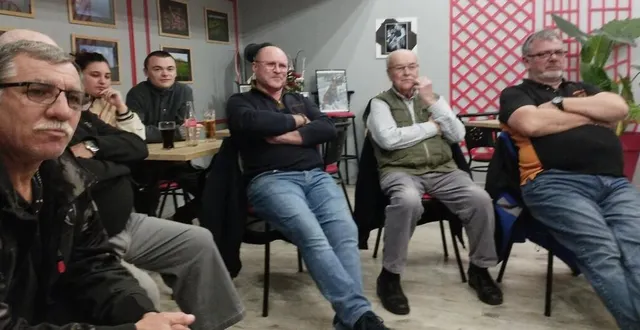 photo  quelques-uns des adhérents au gardon noyennais présents à l’assemblée générale.  &copy;  le maine libre 