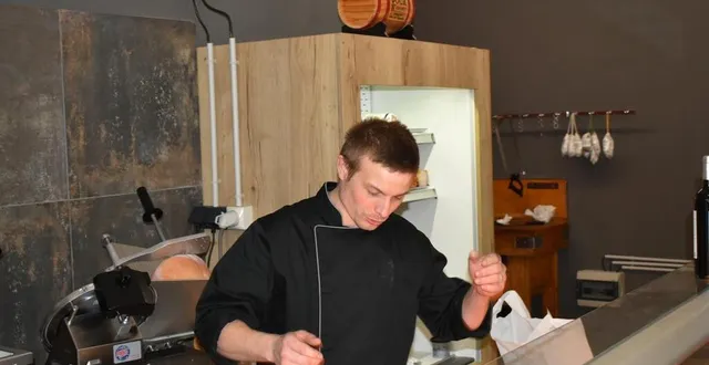 photo  damien maury, boucher, charcutier, traiteur.  &copy;  le maine libre 