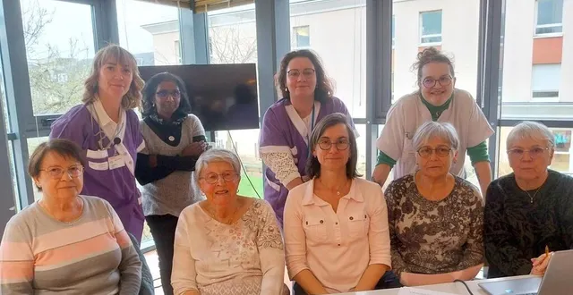 photo  à partir de la droite, au premier rang : joëlle barougier, trésorière ; annick reboux, adjointe ; roseline prado, présidente ; thérèse charton, secrétaire ; chantal leudière, adjointe. au deuxième rang : aline véraquin, vice-présidente ; lucie david, animatrice ; nathalie rosa sacarabany, vice-présidente et aurélie bisson, animatrice.  &copy;  ouest-france 