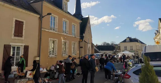 photo  la traditionnelle brocante du comité des fêtes, qui devait se dérouler ce dimanche, vient d’être annulée par les organisateurs. cette première brocante extérieure de la saison a toujours été un véritable défi depuis plus de vingt ans. toujours inscrite le dernier dimanche de février, elle essuie chaque année les aléas de la météo et ce dimanche, les prévisions météorologiques sont clairement négatives. christine pichon, présidente du comité des fêtes, a choisi de ne prendre aucun risque : « nous avions déjà 90 professionnels et particuliers inscrits. »  &copy;  ouest-france 
